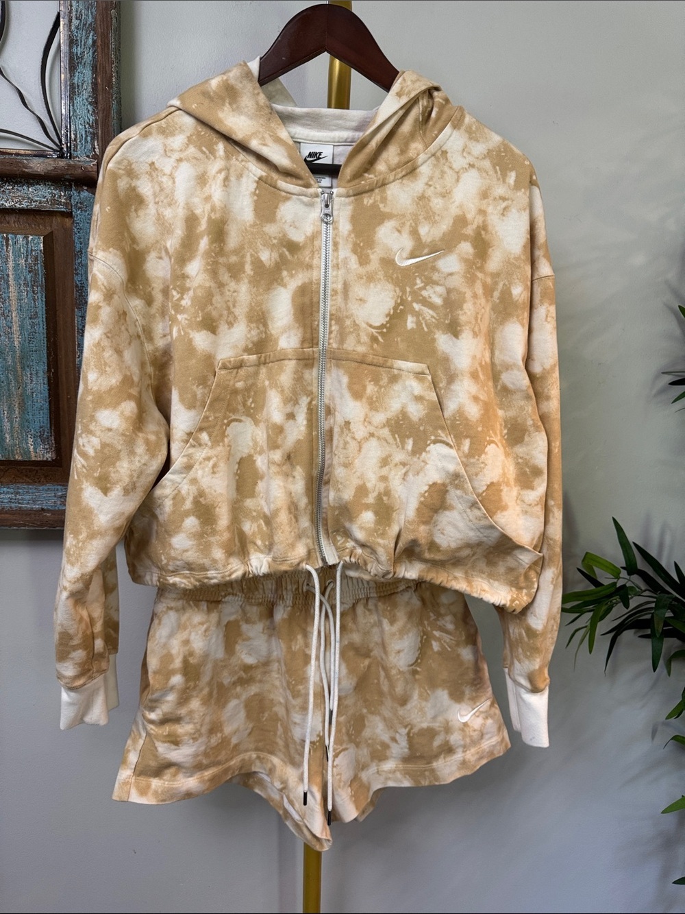 Nike Tie-Dye Zip Hoodie & Shorts Set - Tan, White
